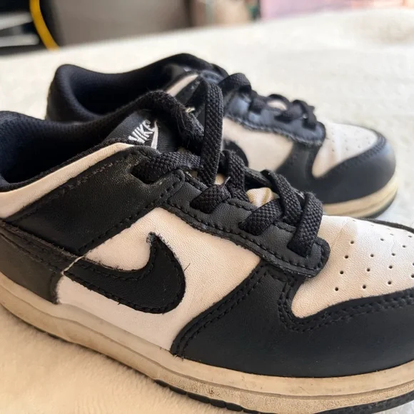 Nike Kids Black and White Dunk Low-Top Sneakers 9c - Picture 3 of 5